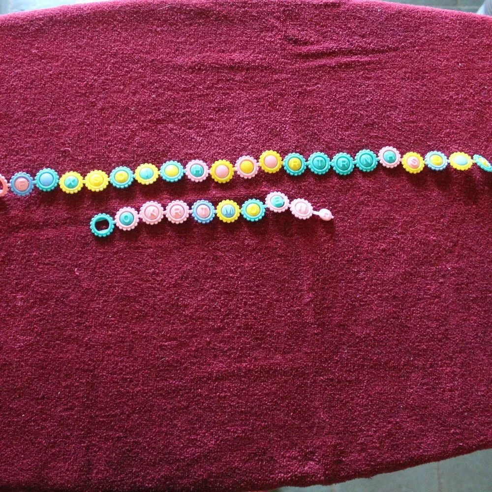 Vintage Child's Interchangeable Plastic Necklace/Bracelet